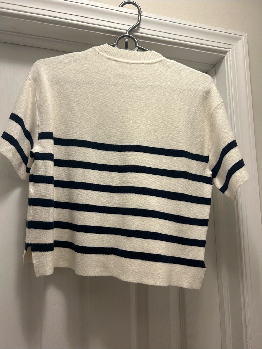 Abercrombie & Fitch White Short-Sleeve Crew Sweater with Navy Stripes
